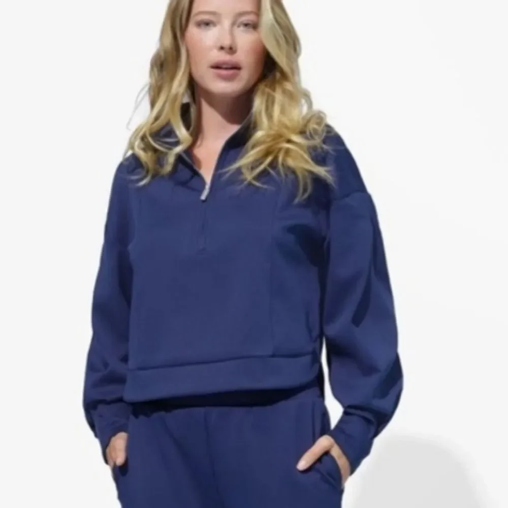 NWT EleVen By Venus Williams Be An Eleven Pullover